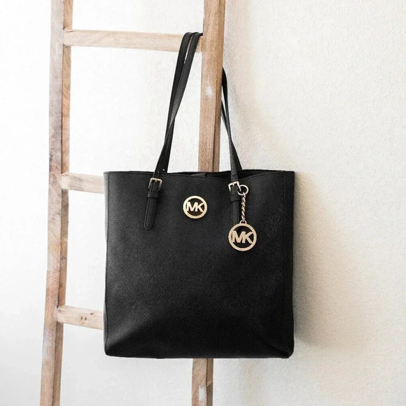 MICHAEL KORS SET BLACK SAFFIANO LEATHER TOTE + DETACHABLE MK LOGO KEYCHAIN - Picture 1 of 12